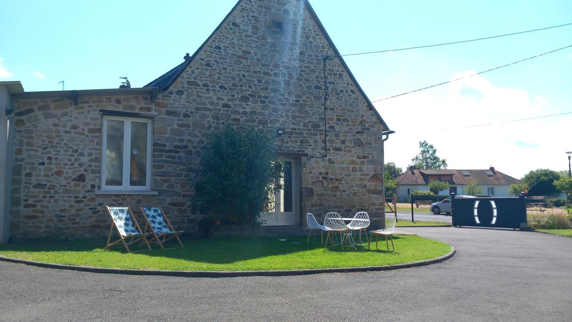 Gite L'Instant Present Messeix Exterior photo